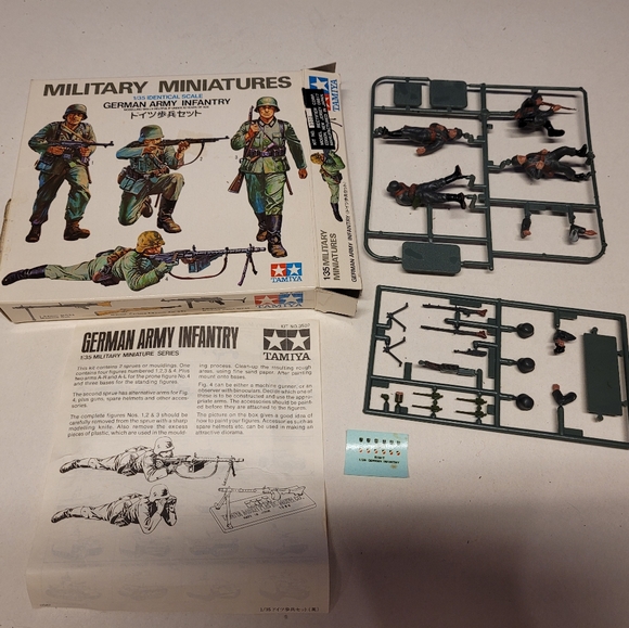 Tamiya 1/35th Scale German Infantry Artillery Assault Troops Model Kits - Picture 8 of 13